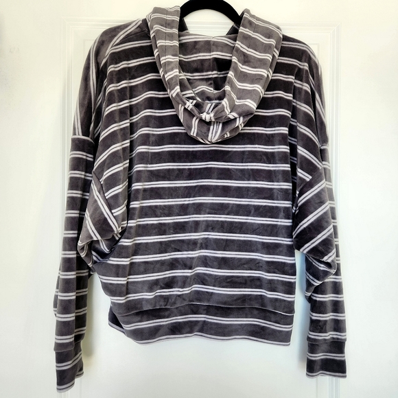 AE Cozy every after Hoodie - Size small - Picture 3 of 6